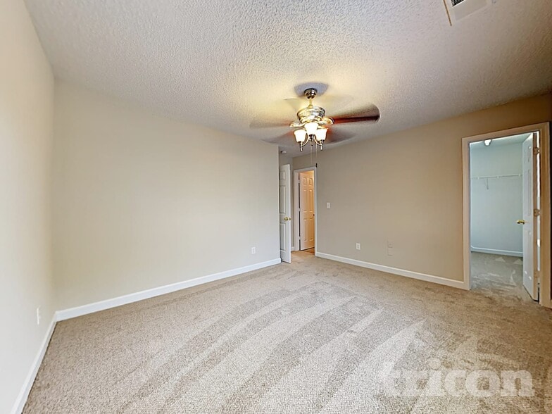 Building Photo - 2656 Captains Watch Rd NE