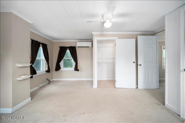 Building Photo - 203 S Elm St