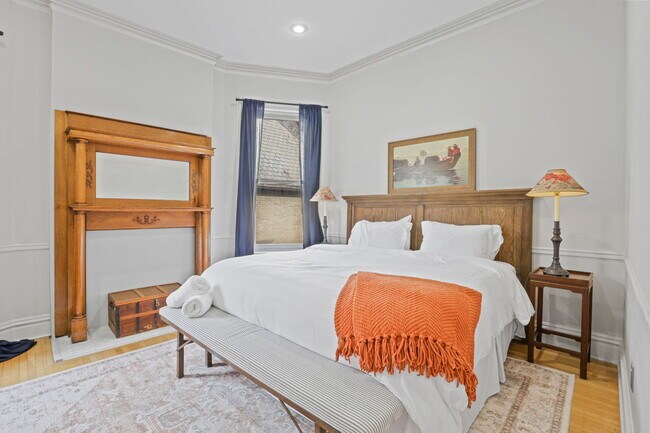 Building Photo - 550 E Town St