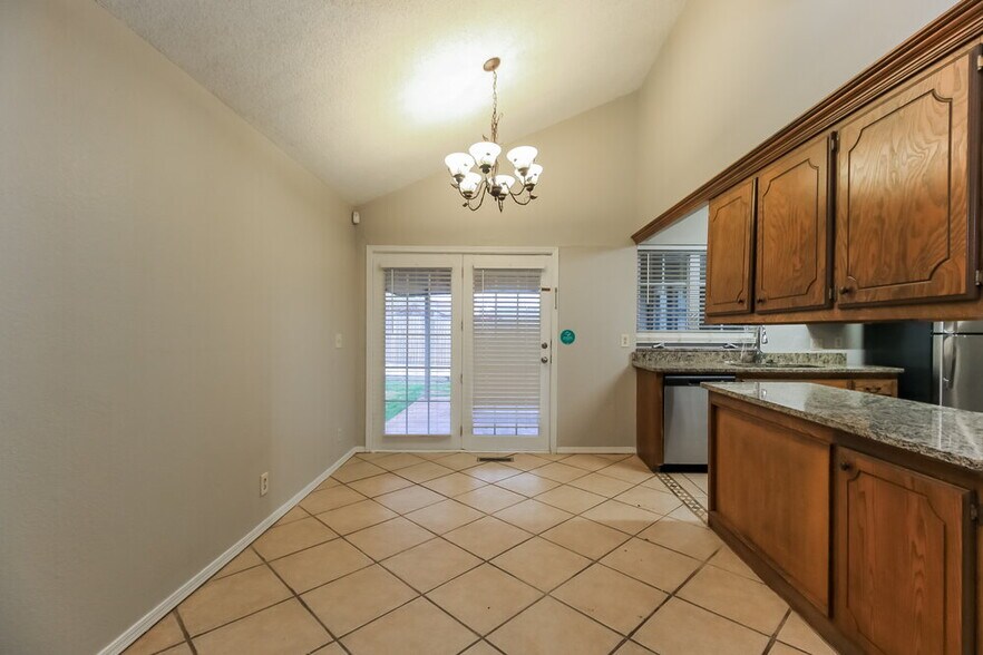 Building Photo - 8117 Turtle Dove Dr