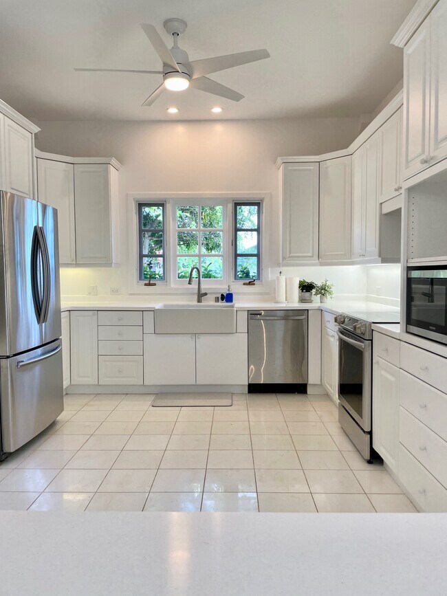 All new appliances & fully stocked kitchen - 335 Wailupe Cir