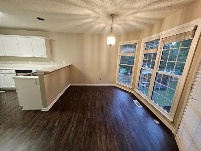 Building Photo - 144 Hunters Trce