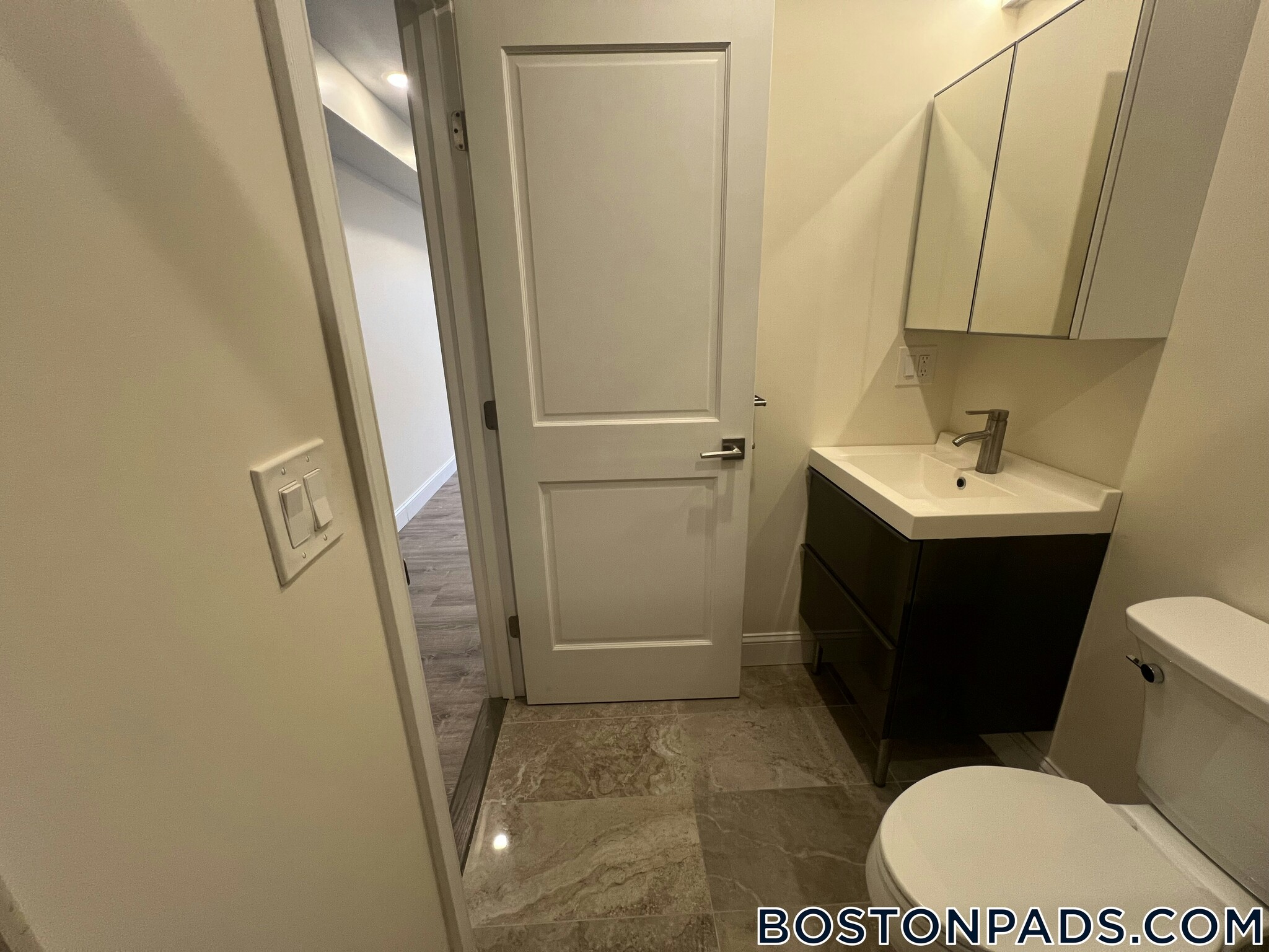 Building Photo - 1028a Commonwealth Ave