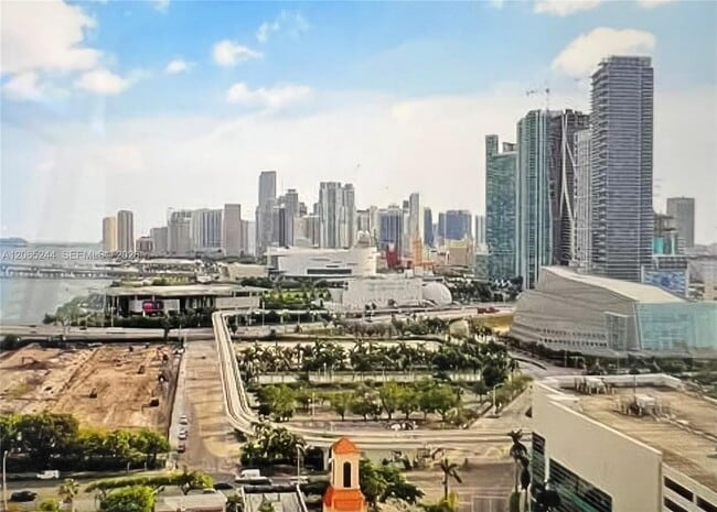 Building Photo - 1717 N Bayshore Dr