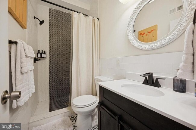 Building Photo - 3958 Mt Vernon St