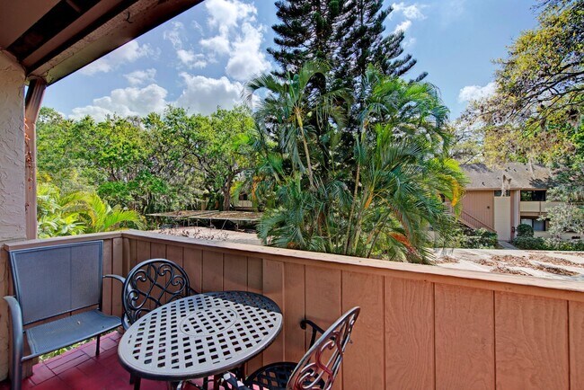 Building Photo - CHARMING PELICAN COVE CONDO!