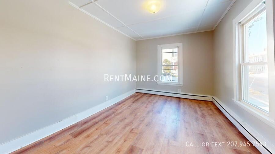 Building Photo - 5 Monument St