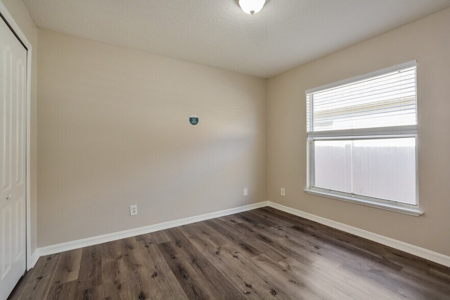 Building Photo - 231 Copper Oak Ct