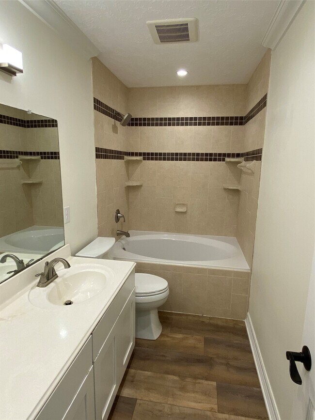 Building Photo - 2915 Beacon Grove St