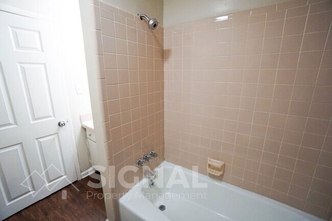 Building Photo - 1194 Birmingham St