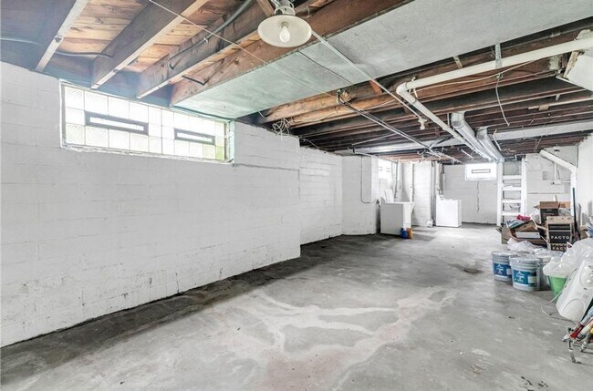 Building Photo - Awesome 2 BR/1 BA Single-Family Home in Ro...