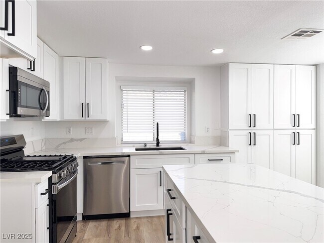 Building Photo - 80 Sea Holly Way