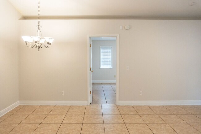 Building Photo - 1106 High Meadow Dr