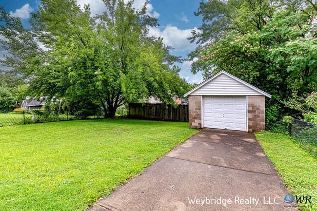 Building Photo - Beautiful 3BD 2.5 Bath w/ Finished Basement in White Oak/Monfort Heights