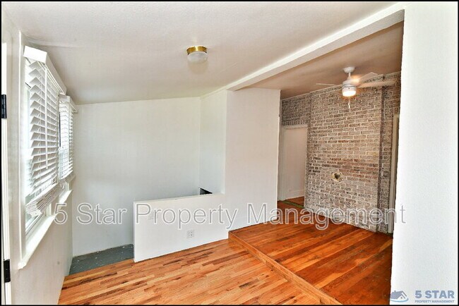 Building Photo - 2906 Wheeling Ave