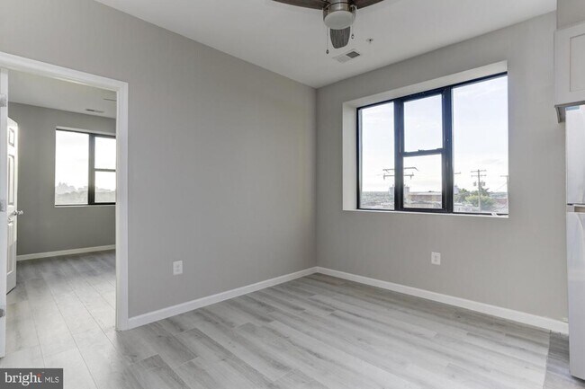 Building Photo - 400 N Highland Ave