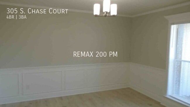 Building Photo - 305 S Chase Ct