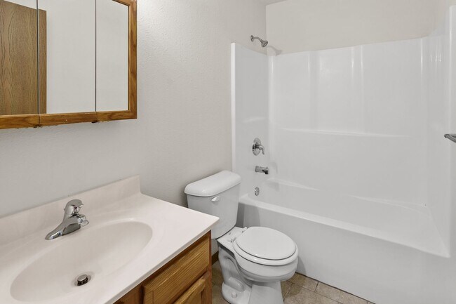 Building Photo - 509-511 Glenstone Dr.