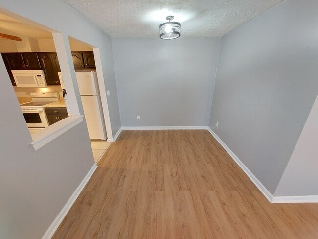 Building Photo - Beautiful Virginia Beach TownHome | 3BR, 2BA