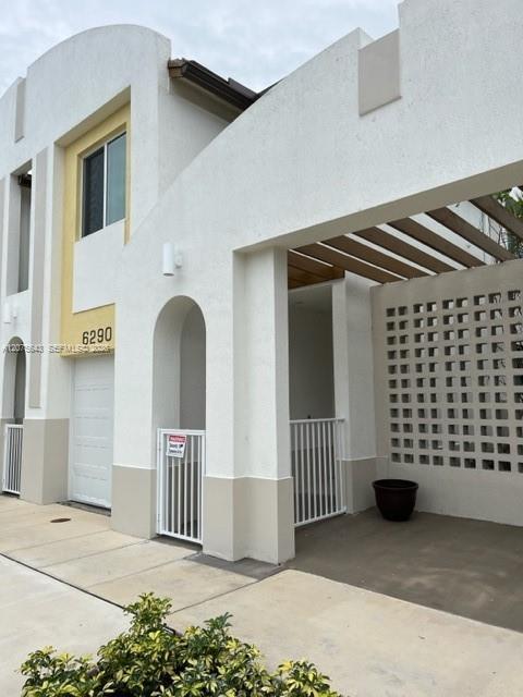 Building Photo - 4729 SW 63rd Terrace