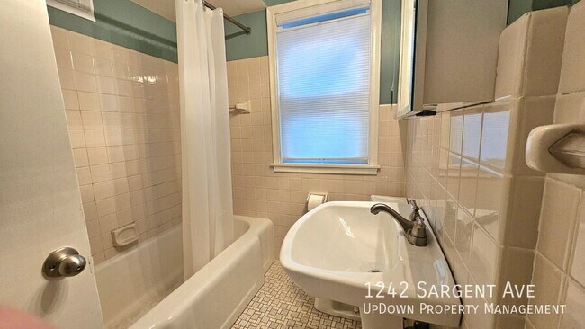 Building Photo - 1242 Sargent Ave
