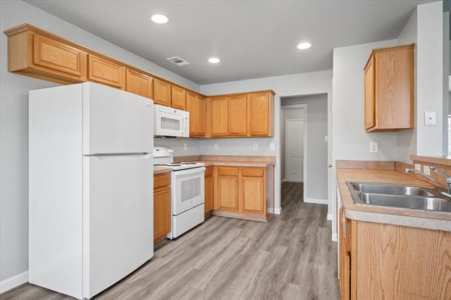 Building Photo - 1012 Rio Verde Dr