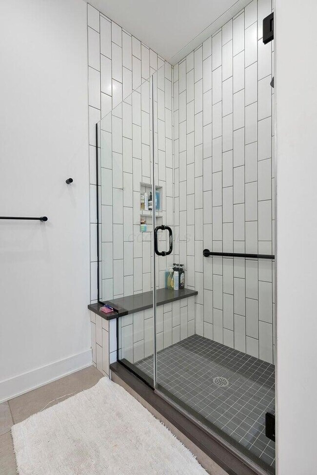 Building Photo - 236 Neruda Ave