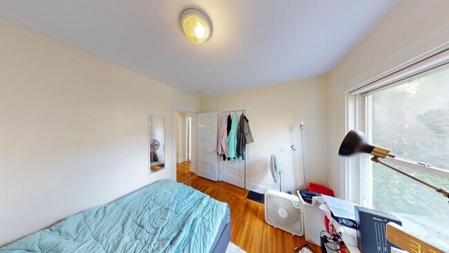 Building Photo - Brighton six bed!!!!