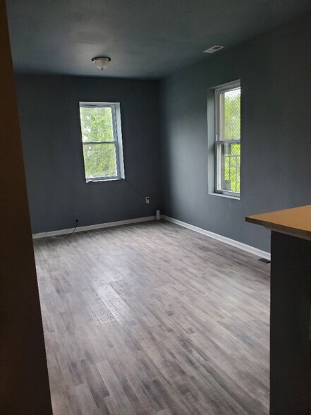Building Photo - 1049 Brantley Ave