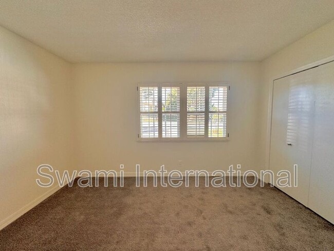 Building Photo - 1820 Avenida Estudiante