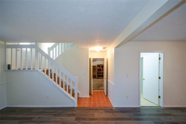 Building Photo - 115 Arborfield Way