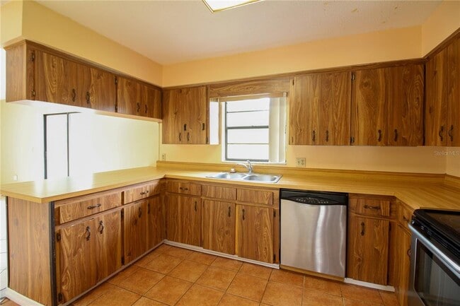 Building Photo - 5123 Bonnybrook Dr W