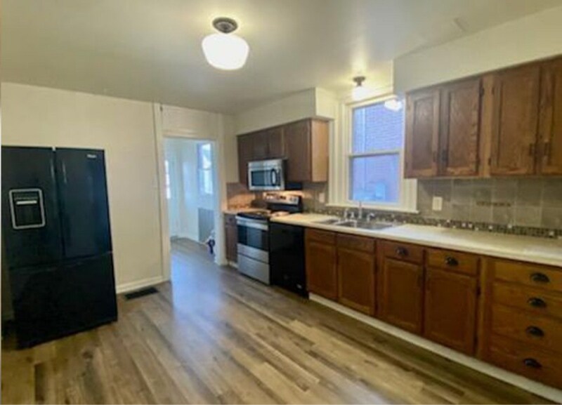 Building Photo - 243 Noble St