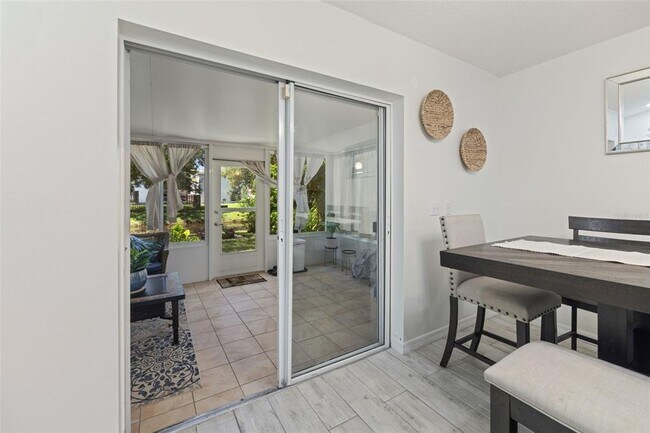 Building Photo - 1012 Brenton Leaf Dr