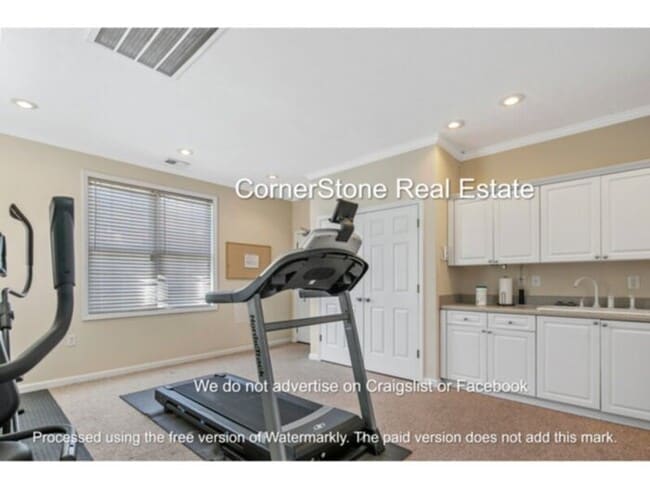 Building Photo - 4050 Bardstown Ct