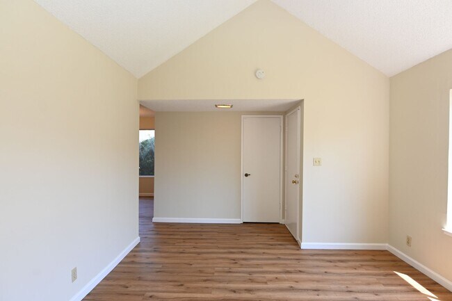 Building Photo - 1181 Casa Marcia Pl