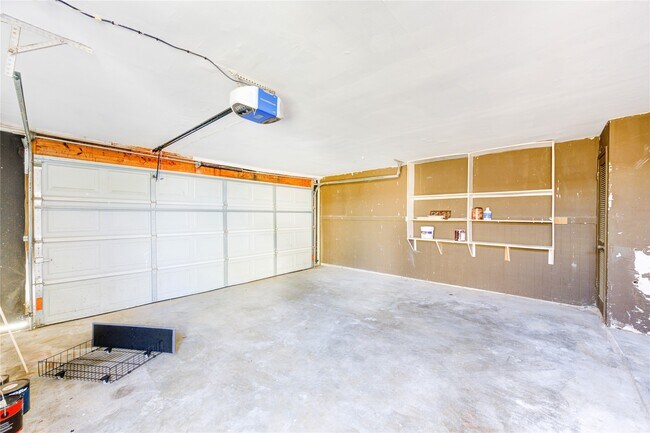 Building Photo - 9031 Sharpcrest St