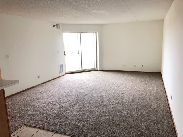 Building Photo - Franklin Park Grand Towers Condo 2BR 2BA