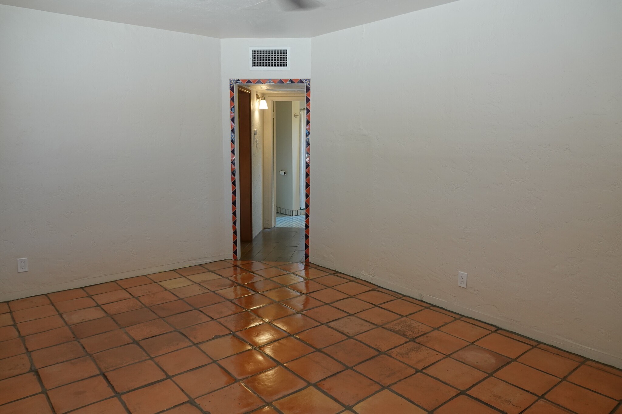 Building Photo - 3902 N Tyndall Ave