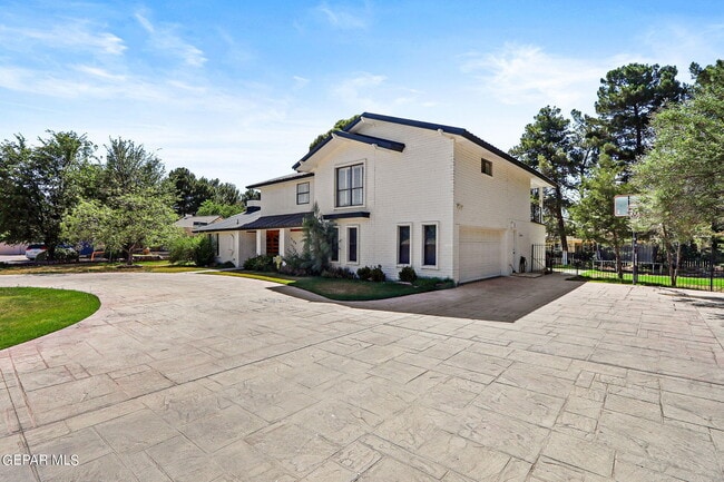 Building Photo - 5109 Memory Dr
