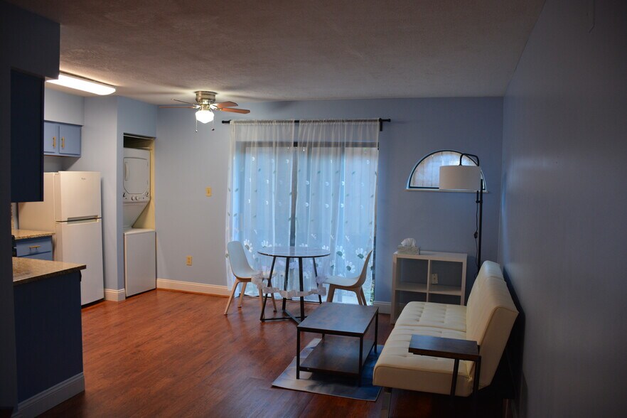 Building Photo - 3267 Niagara Sq