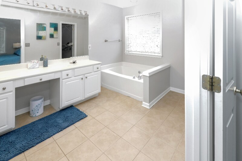 Building Photo - 4030 Ridgefair Dr