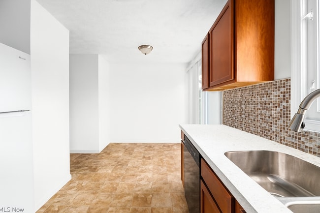 Building Photo - Newly Renovated Home in North Canton