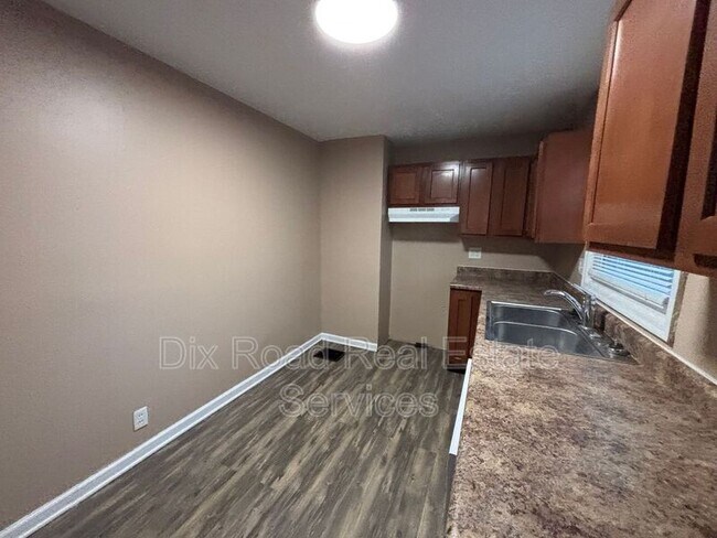 Building Photo - 636 Wampler Ave