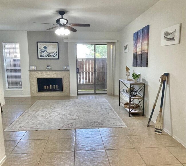 Building Photo - 3300 Pebblebrook Dr