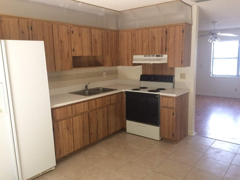 Kitchen - 1944 Redbank Rd