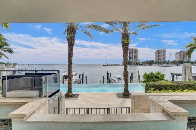 Building Photo - 3535 Hiawatha Ave