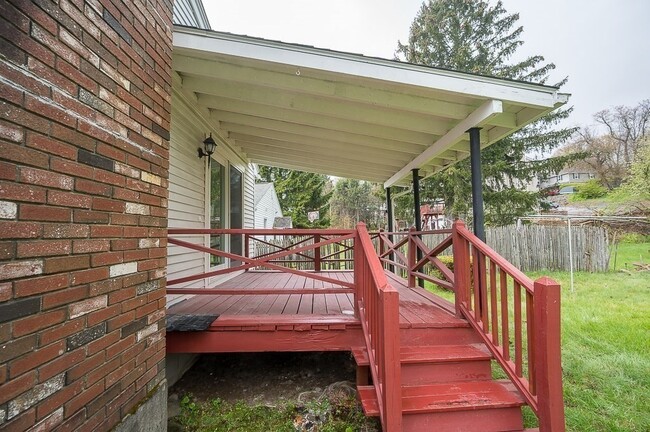 Building Photo - 20 Winneconnett Rd