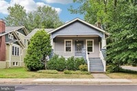 Building Photo - 526 N Ivy St