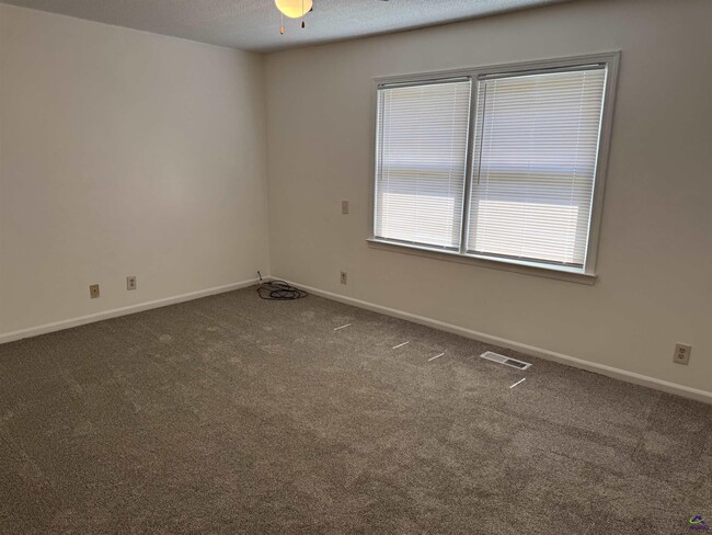 Building Photo - 167 Windermere Cir